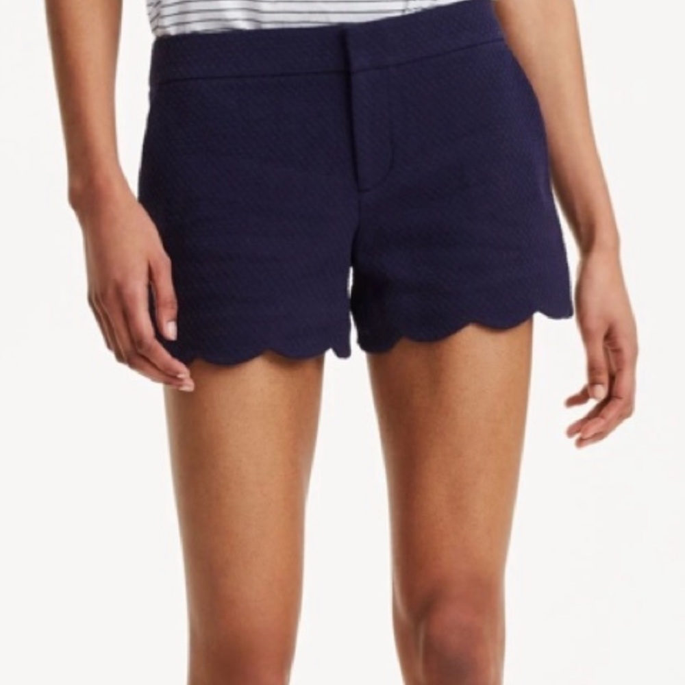 Club Monaco Textured Scalloped Shorts